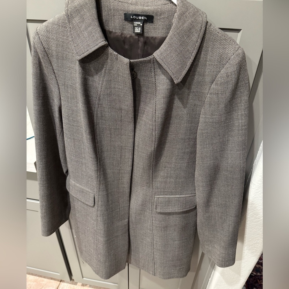 Louben of Canada Button-Up Light Weight 3/4 length Wool Coat - Picture 3 of 13